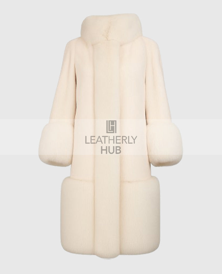 Kelly Clarkson Rockefeller Center Christmas White  Tree Coat