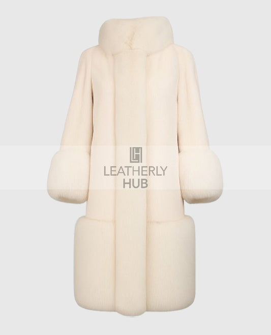 Kelly Clarkson Rockefeller Center Christmas White  Tree Coat