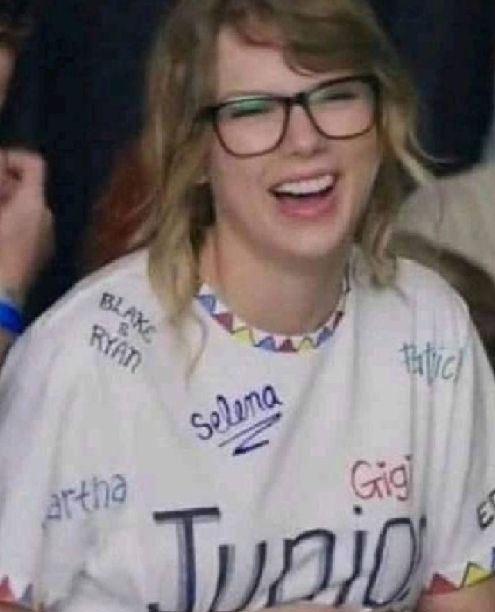 Taylor Swift You Belong With Me Junior Jewels White Printed Shirt